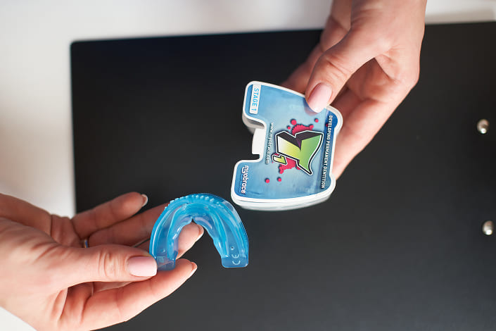 Как ортодонтический трейнер помогает выровнять зубы и исправить прикус