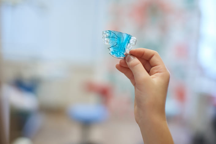 Когда нужны ортодонтические пластинки?